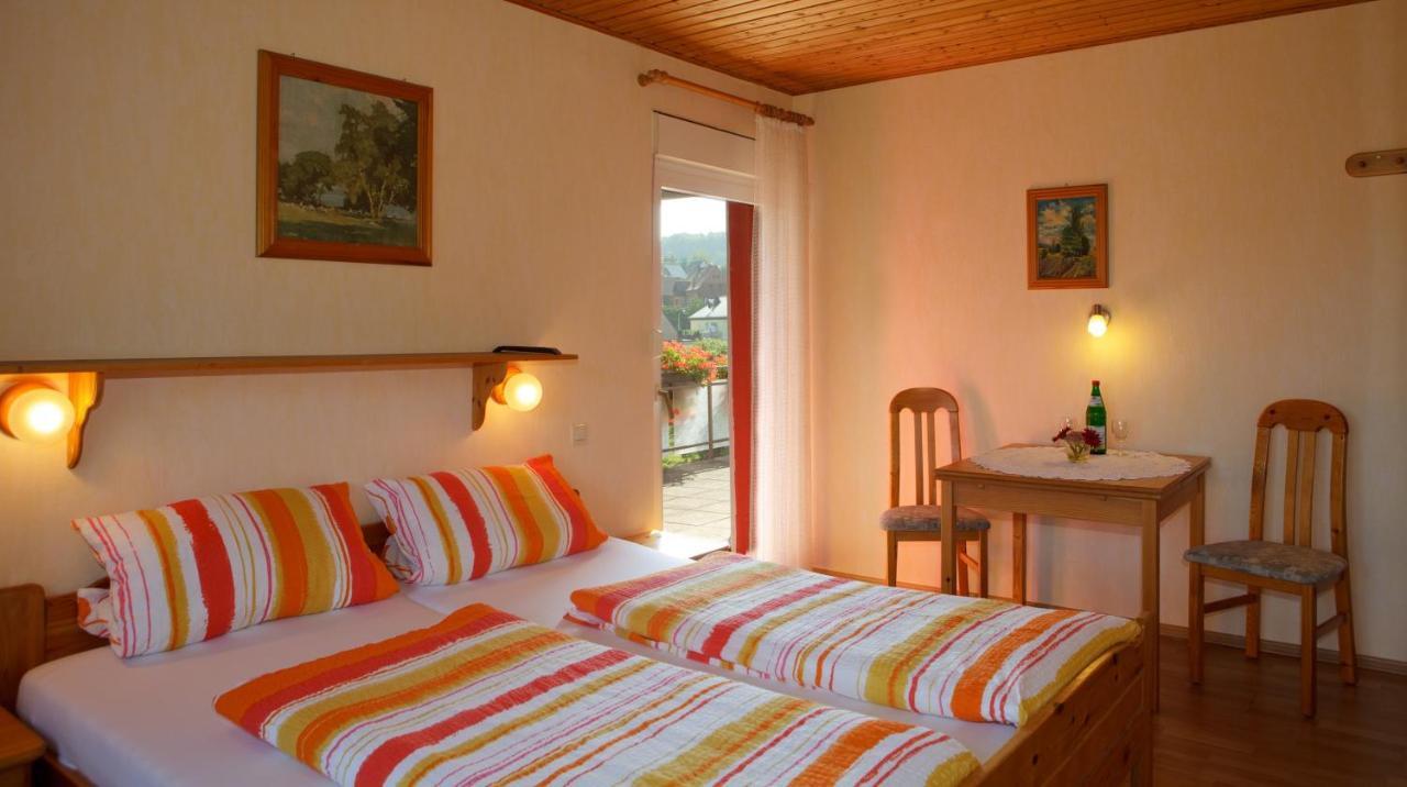 Gasthaus Trifelsblick Wernersberg Pokoj fotografie