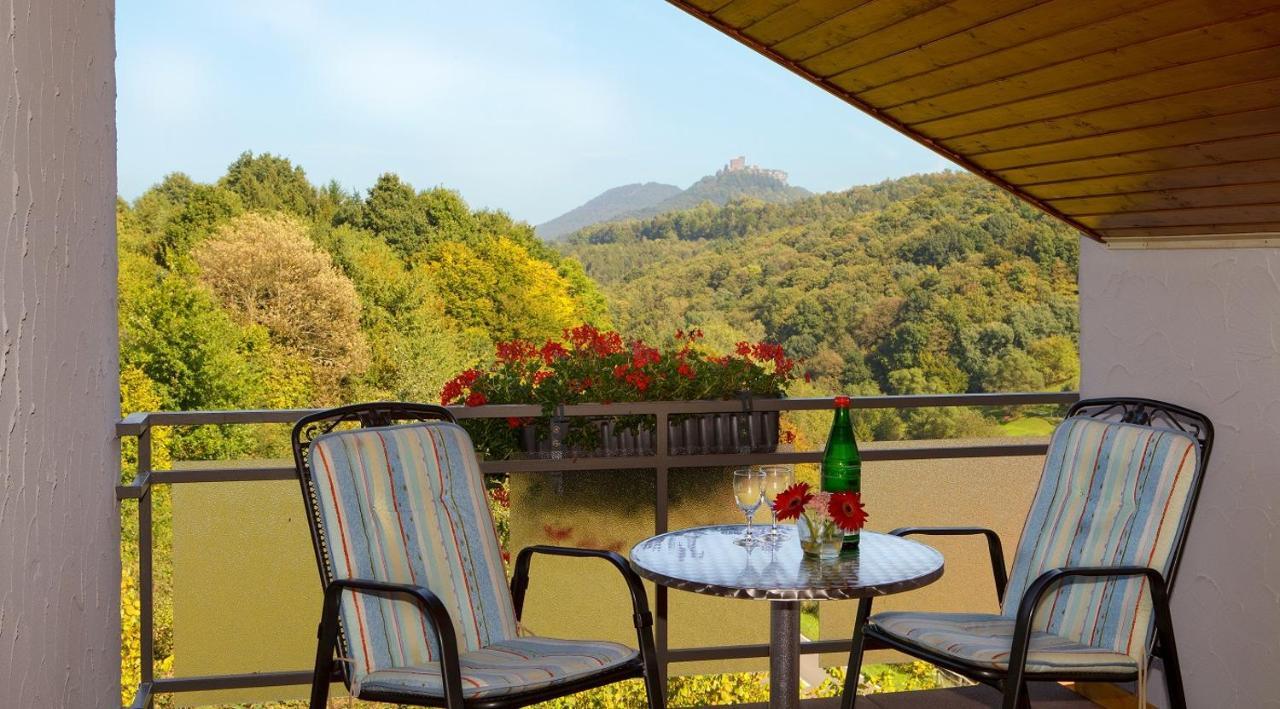 Gasthaus Trifelsblick Wernersberg Pokoj fotografie